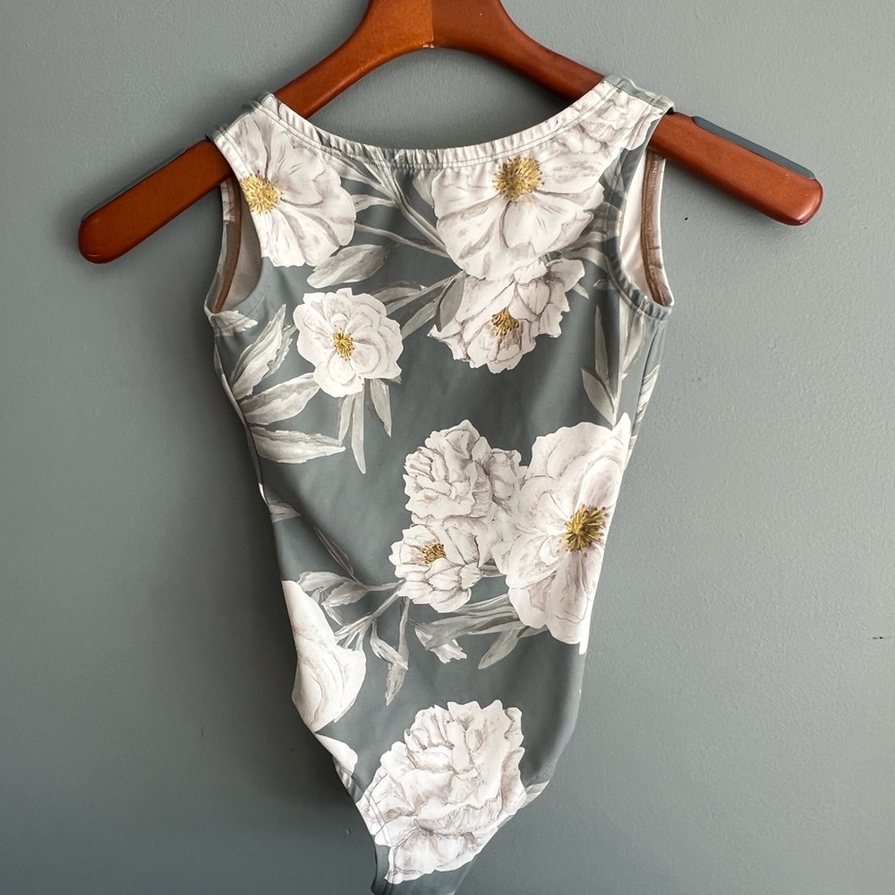 Beautiful floral Lucky Leo leotard for spring! Great condition!